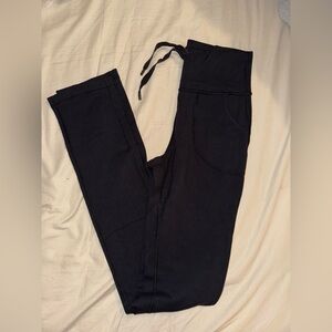 Lululemon legging pants size 4